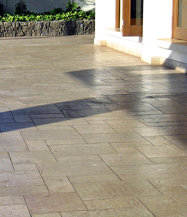 Hawaii Floor Cleaning - Outdoor Tile
